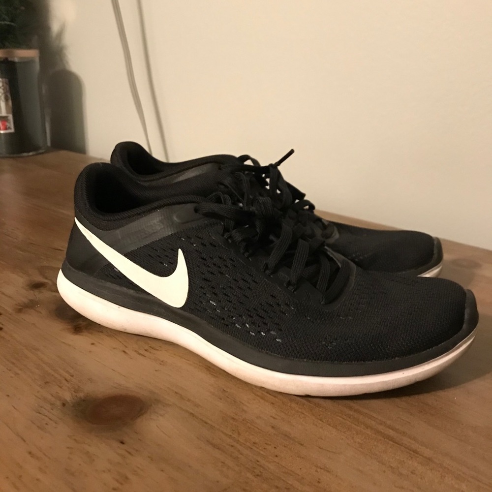 Nike 2016 Flex Run Sneakers
